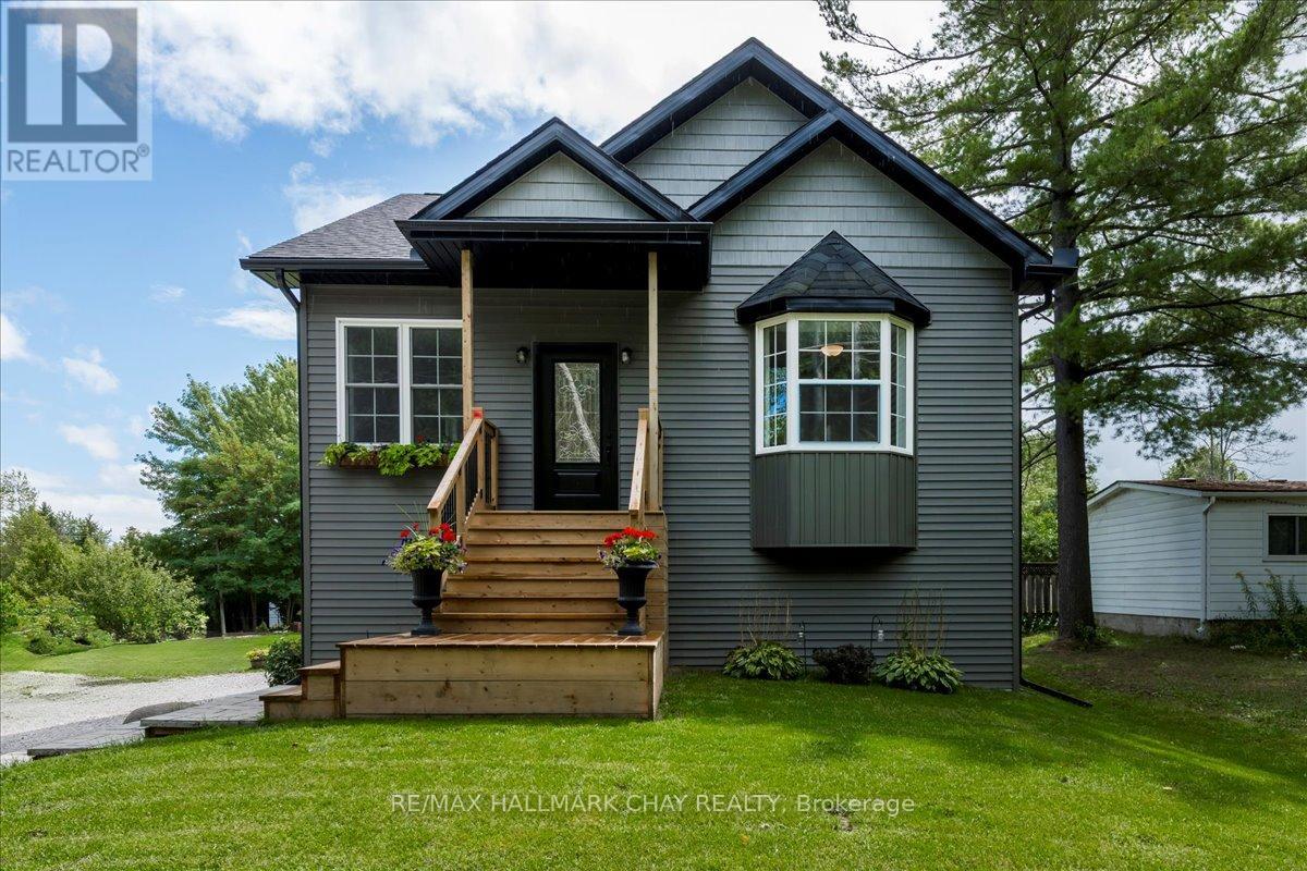 1047 Larch Street, Innisfil, Ontario  L0L 1C0 - Photo 2 - N12366702