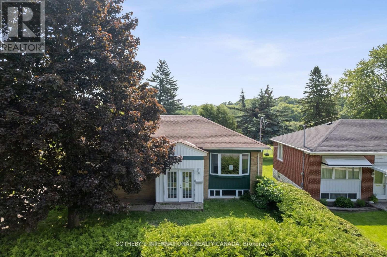 118 Queen Street, Newmarket, Ontario  L3Y 2E8 - Photo 1 - N12366706
