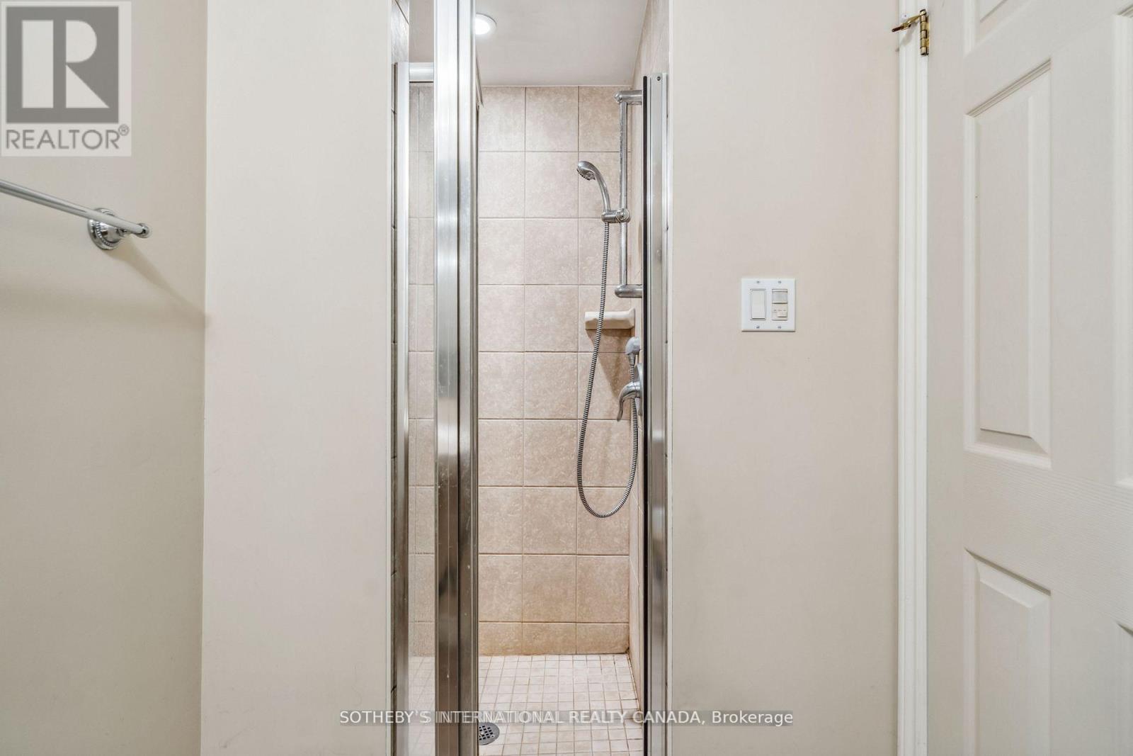 118 Queen Street, Newmarket, Ontario  L3Y 2E8 - Photo 34 - N12366706