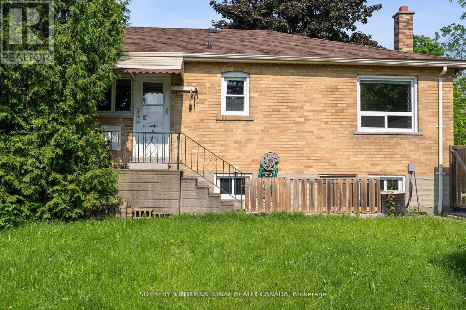 118 Queen Street, Newmarket, Ontario  L3Y 2E8 - Photo 5 - N12366706