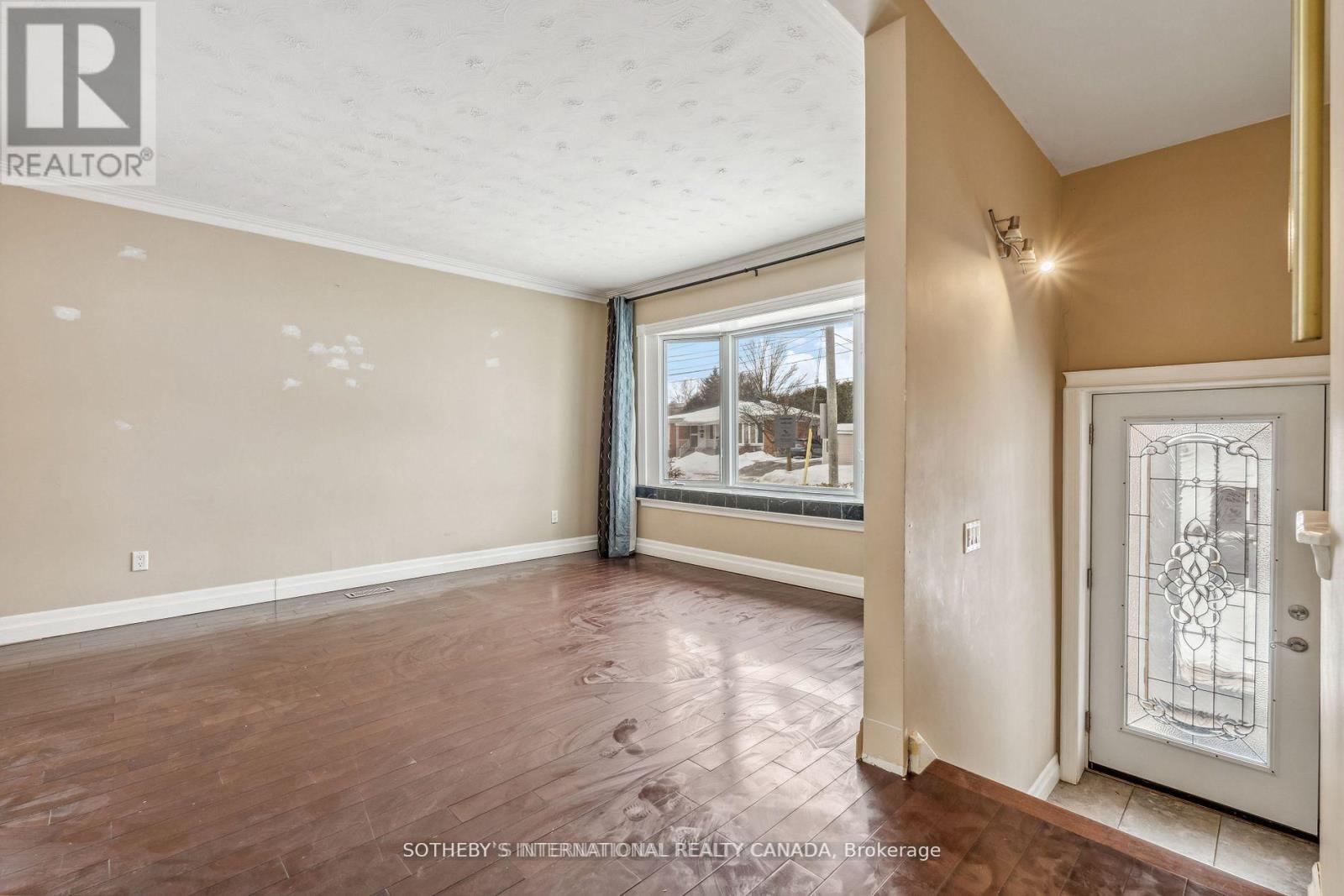 118 Queen Street, Newmarket, Ontario  L3Y 2E8 - Photo 7 - N12366706