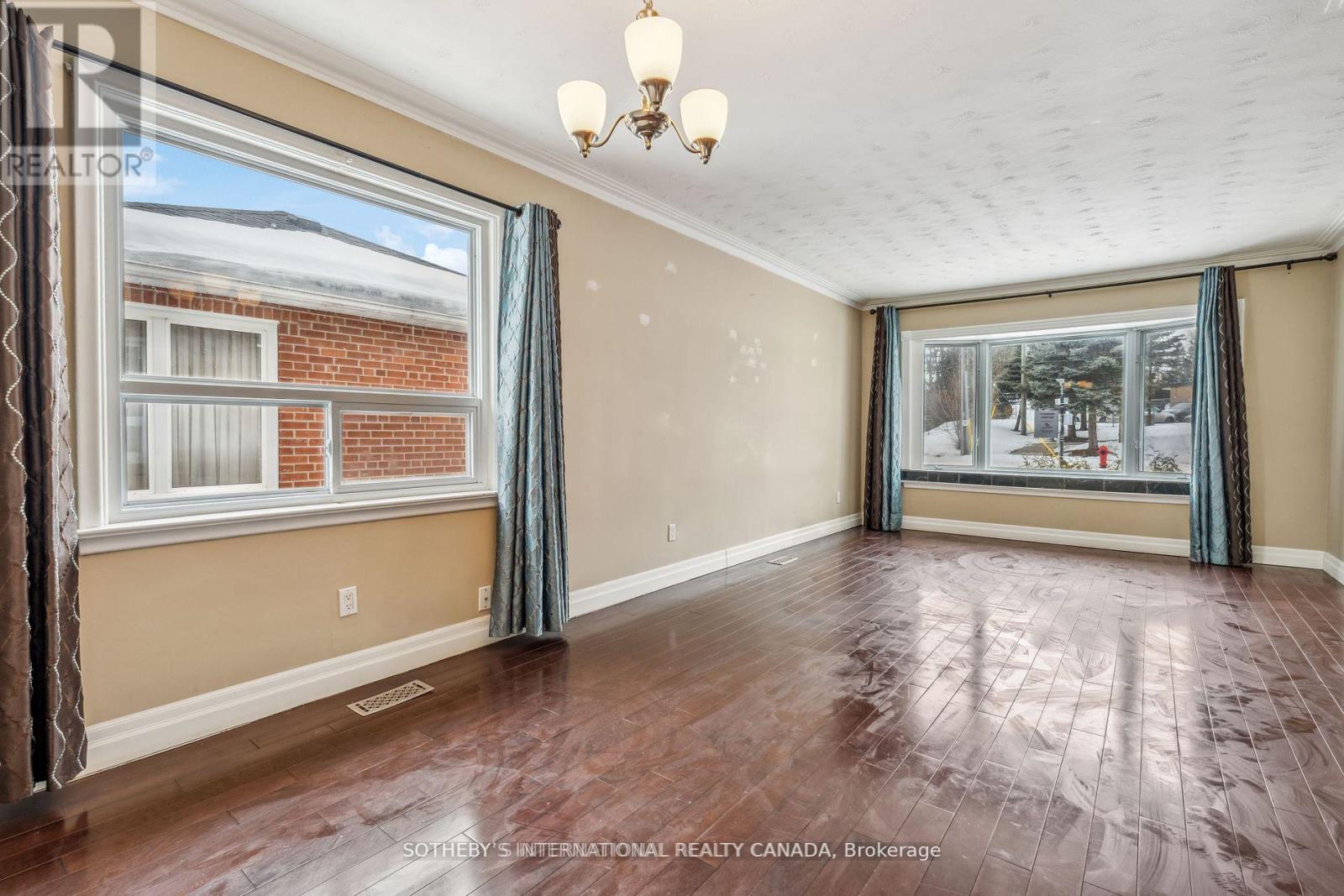 118 Queen Street, Newmarket, Ontario  L3Y 2E8 - Photo 9 - N12366706