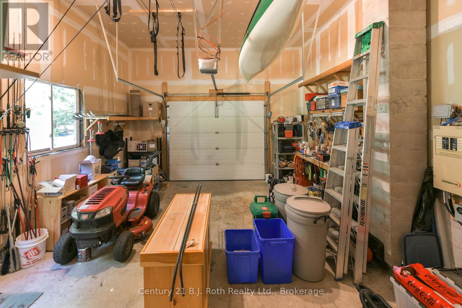 2289 Southwood Road, Gravenhurst, Ontario  P0E 1G0 - Photo 31 - X12366773