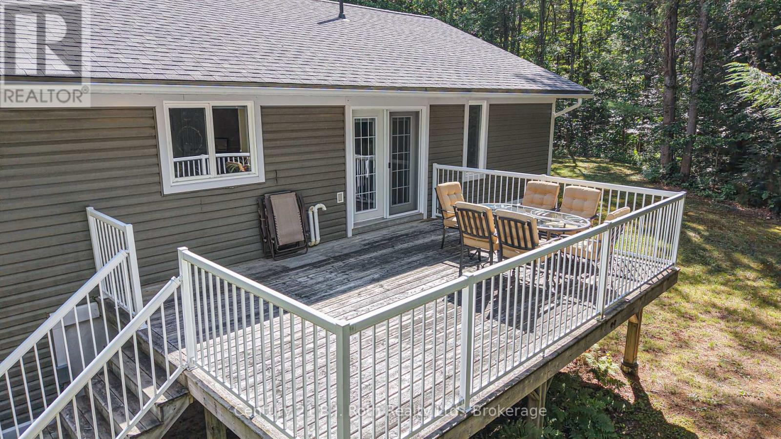 2289 Southwood Road, Gravenhurst, Ontario  P0E 1G0 - Photo 35 - X12366773