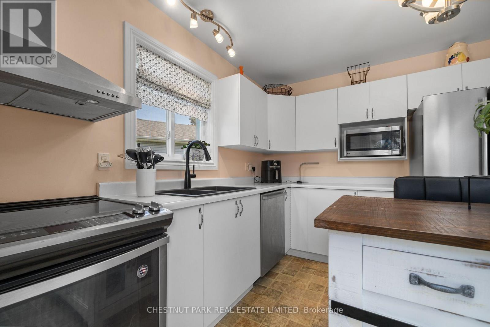 20 Monroe Court, Prince Edward County (Wellington), Ontario  K0K 3L0 - Photo 18 - X12366758