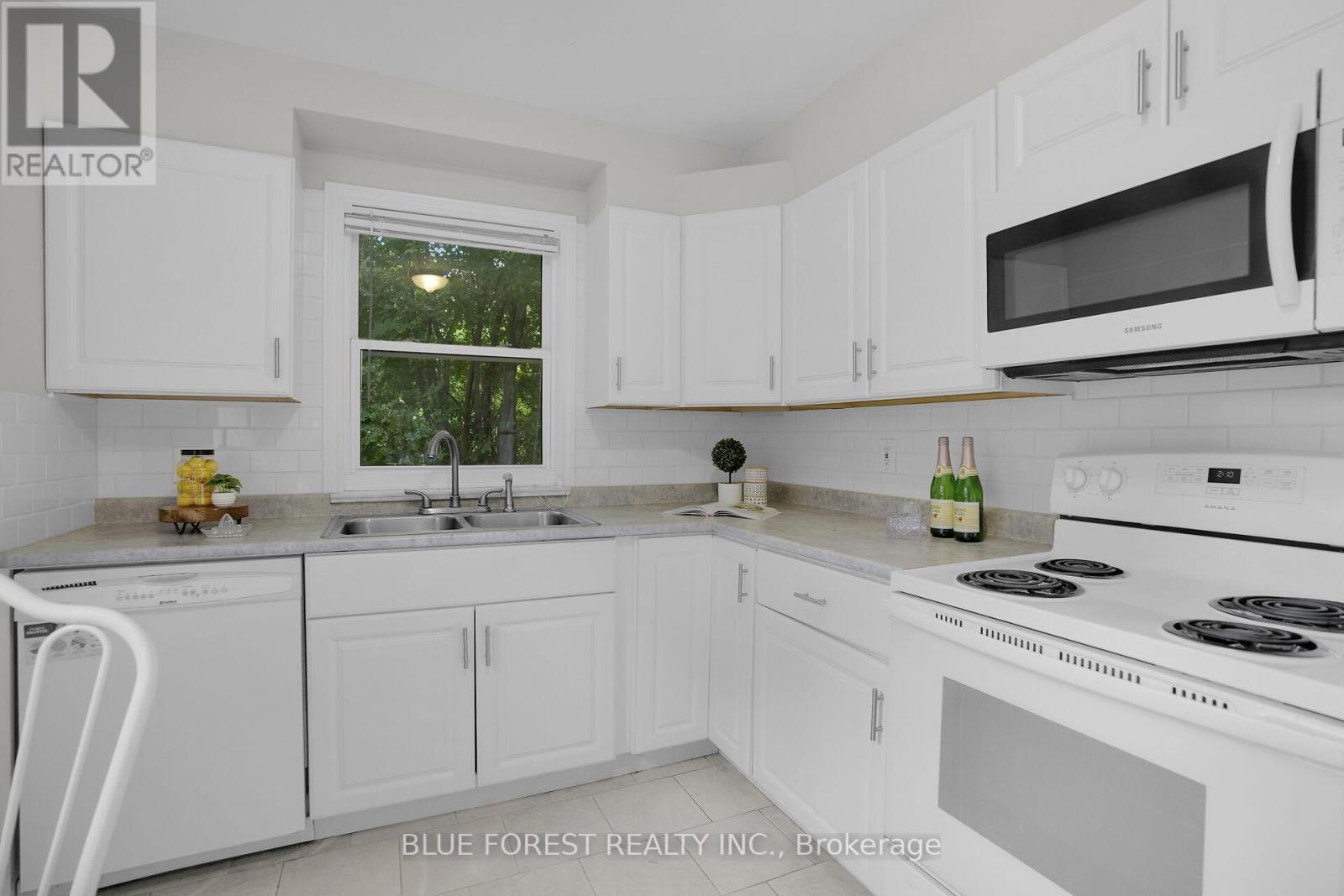 685 Strathmeyer Street, London East, Ontario  N5Y 3Z3 - Photo 11 - X12356806