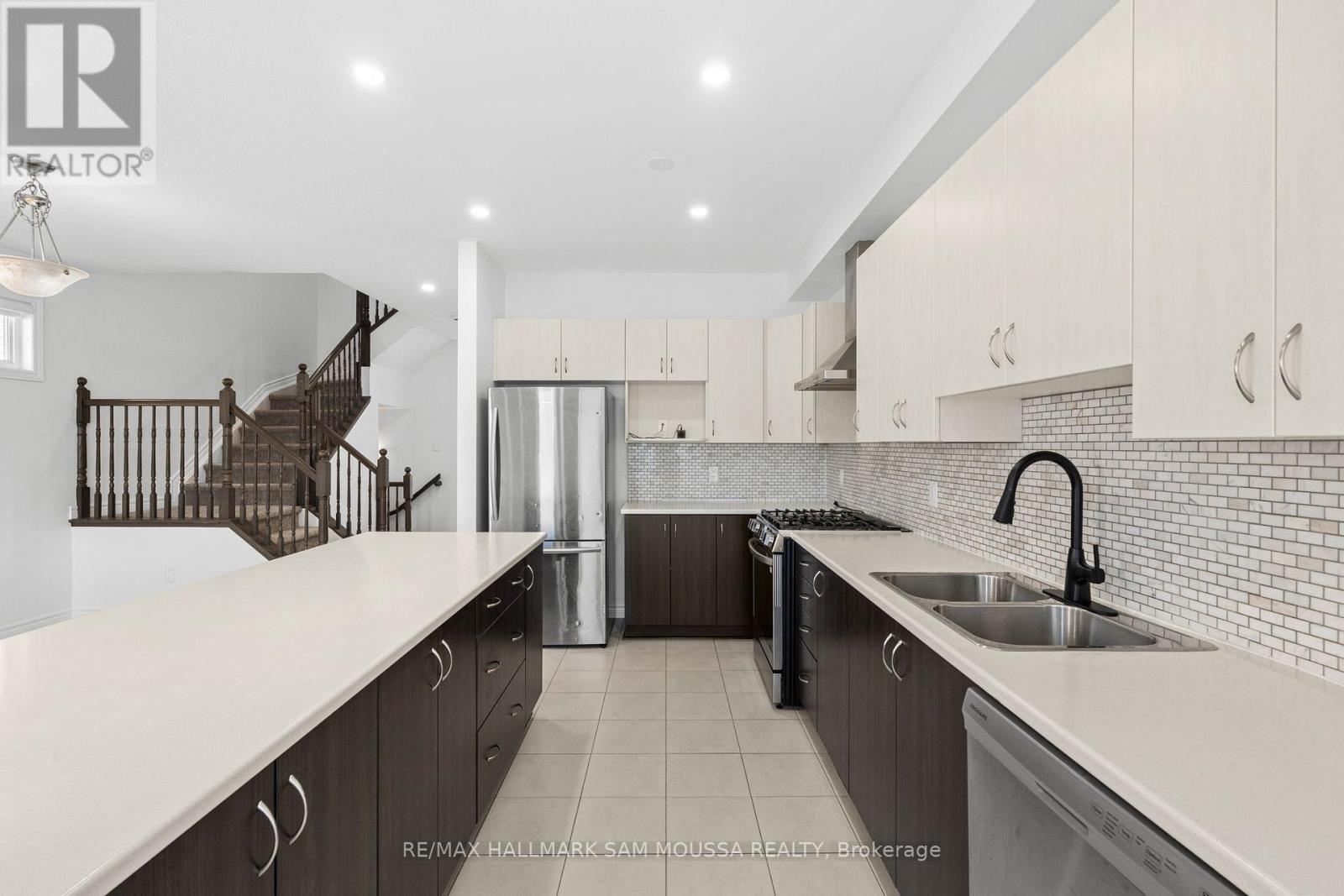 2477 Waterlilly Way, Ottawa, Ontario  K2J 6M3 - Photo 11 - X12366727