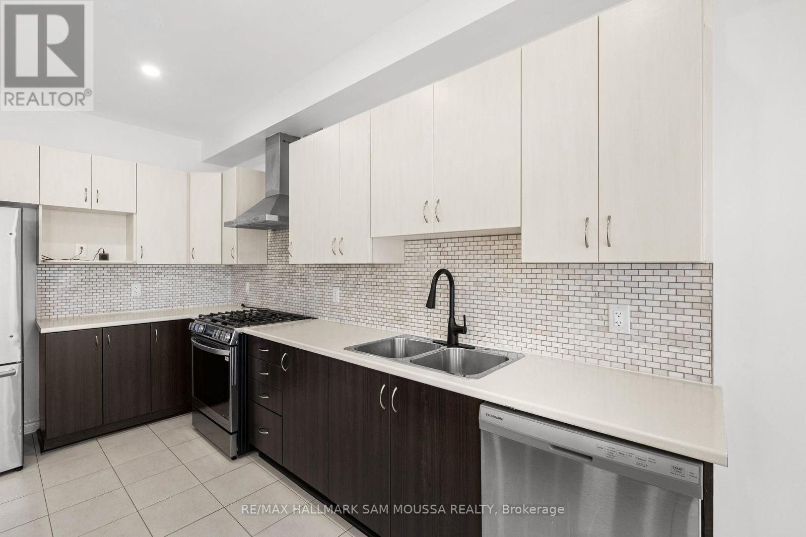 2477 Waterlilly Way, Ottawa, Ontario  K2J 6M3 - Photo 12 - X12366727
