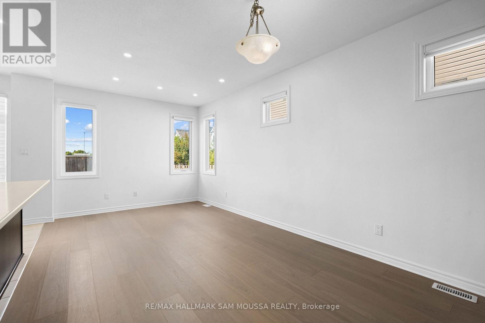 2477 Waterlilly Way, Ottawa, Ontario  K2J 6M3 - Photo 15 - X12366727
