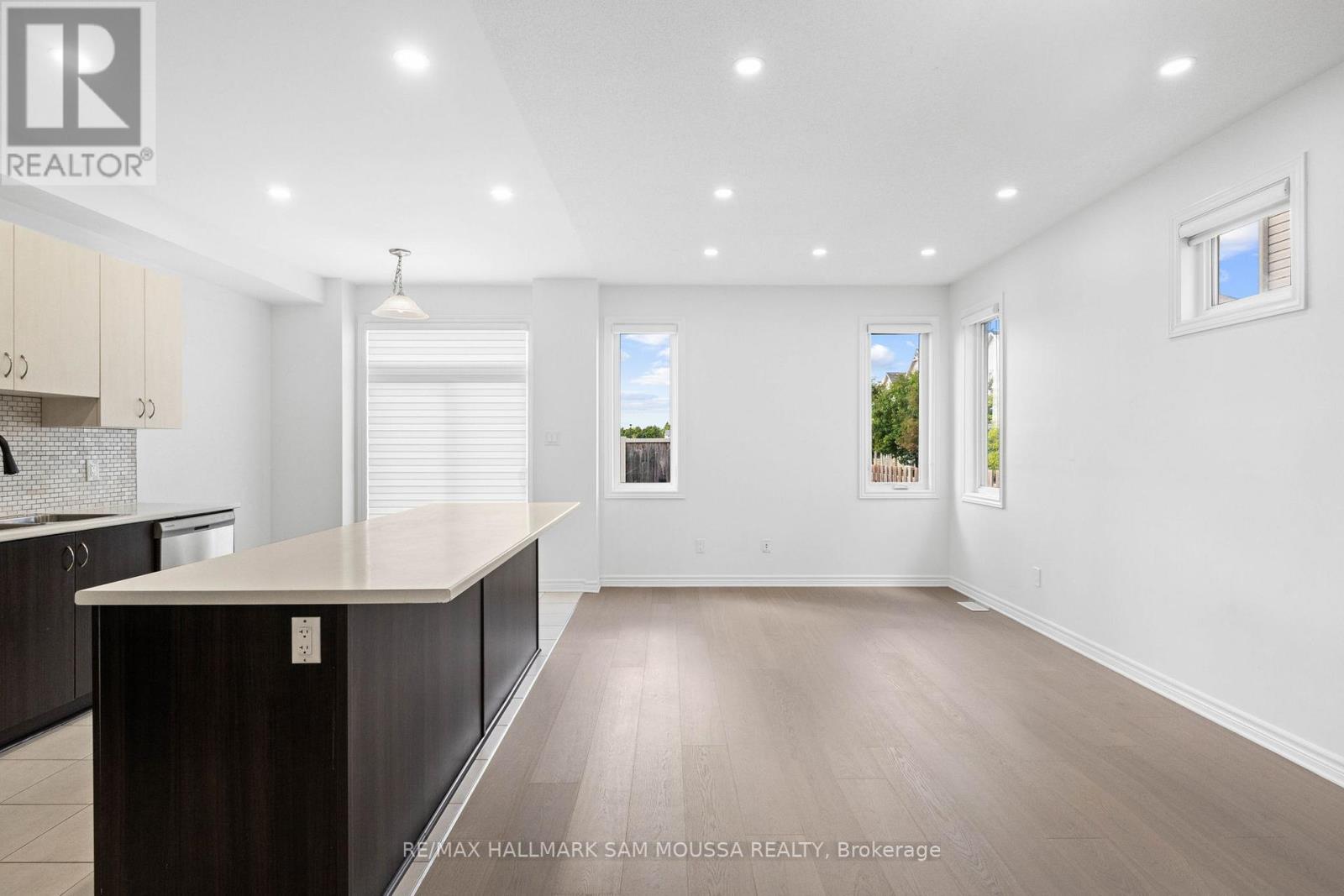 2477 Waterlilly Way, Ottawa, Ontario  K2J 6M3 - Photo 7 - X12366727