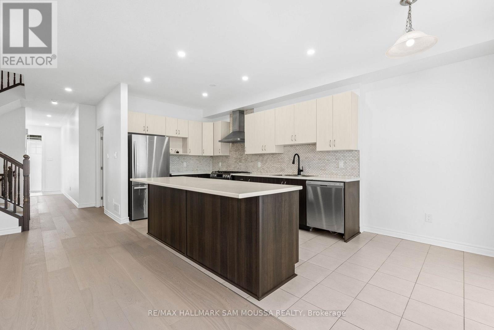 2477 Waterlilly Way, Ottawa, Ontario  K2J 6M3 - Photo 9 - X12366727