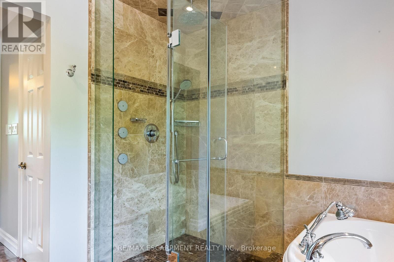 2421 Susquehanna Court, Oakville, Ontario  L6H 5Y8 - Photo 27 - W12366688