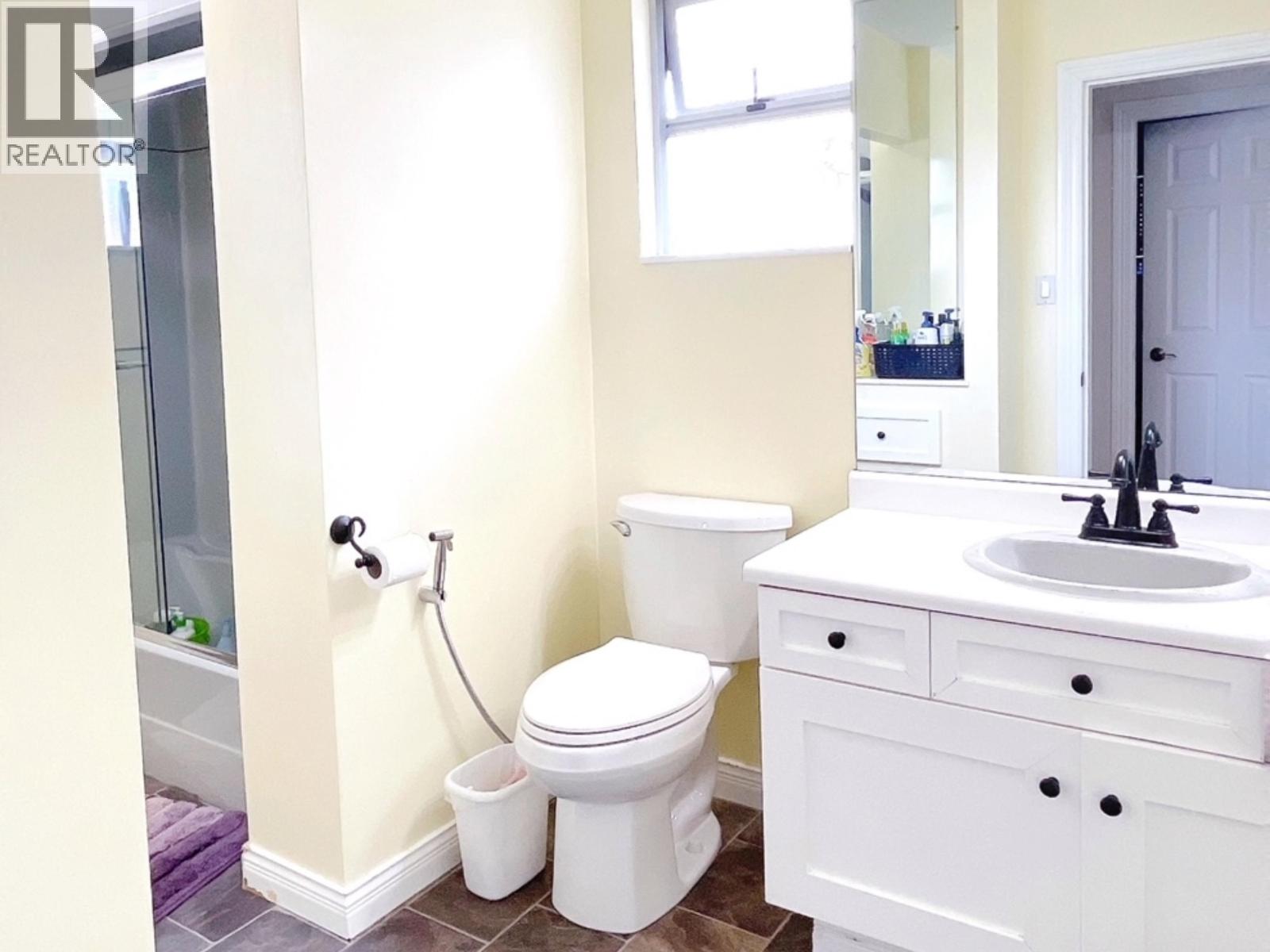 677 Gatensbury Street, Coquitlam, British Columbia  V3J 5G9 - Photo 17 - R3040538