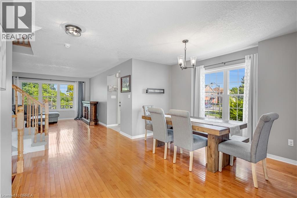 27 Shantz Avenue, Brantford, Ontario  N3T 0A6 - Photo 7 - 40764005