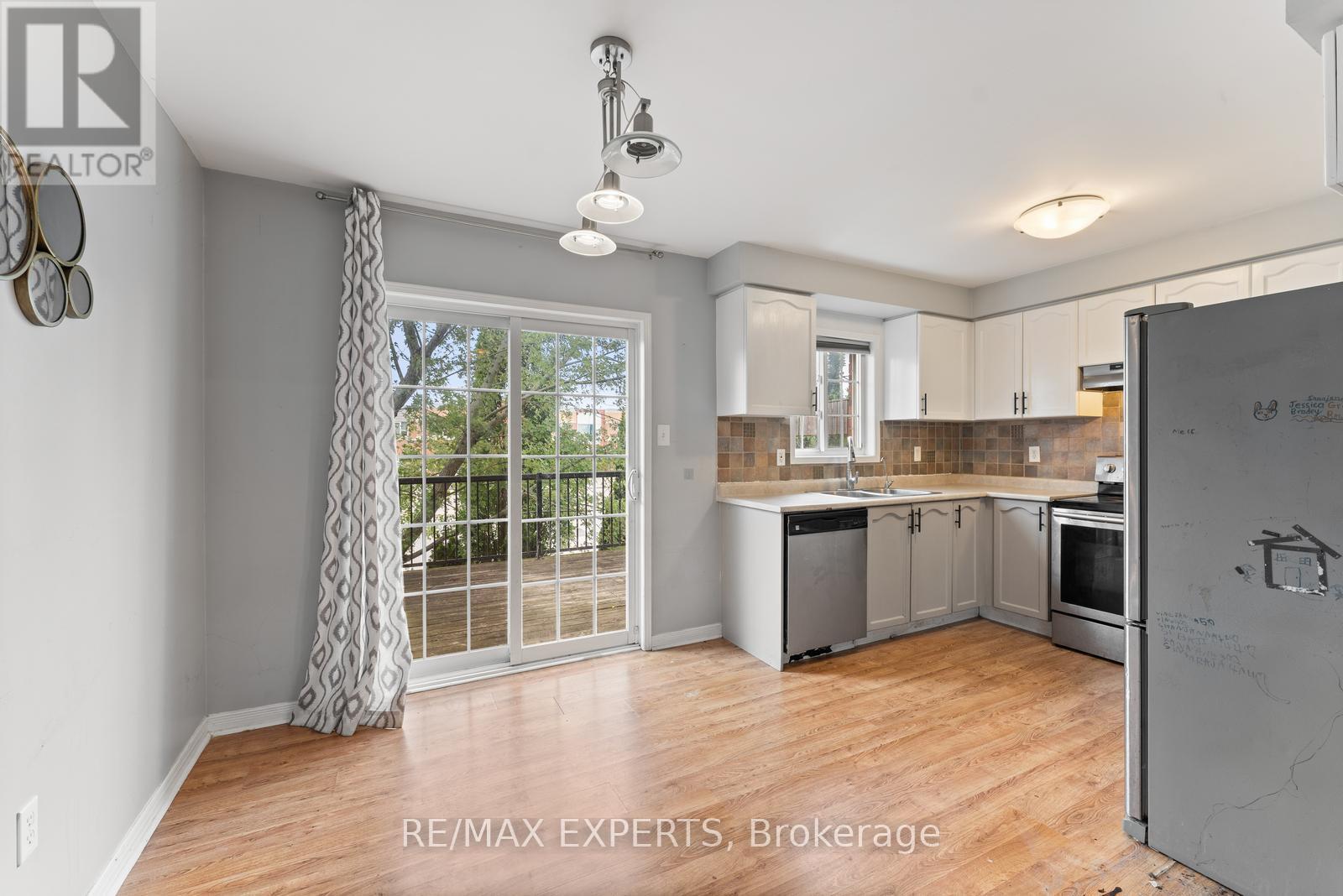 141 Hammill Heights, East Gwillimbury, Ontario  L0G 1M0 - Photo 11 - N12363667