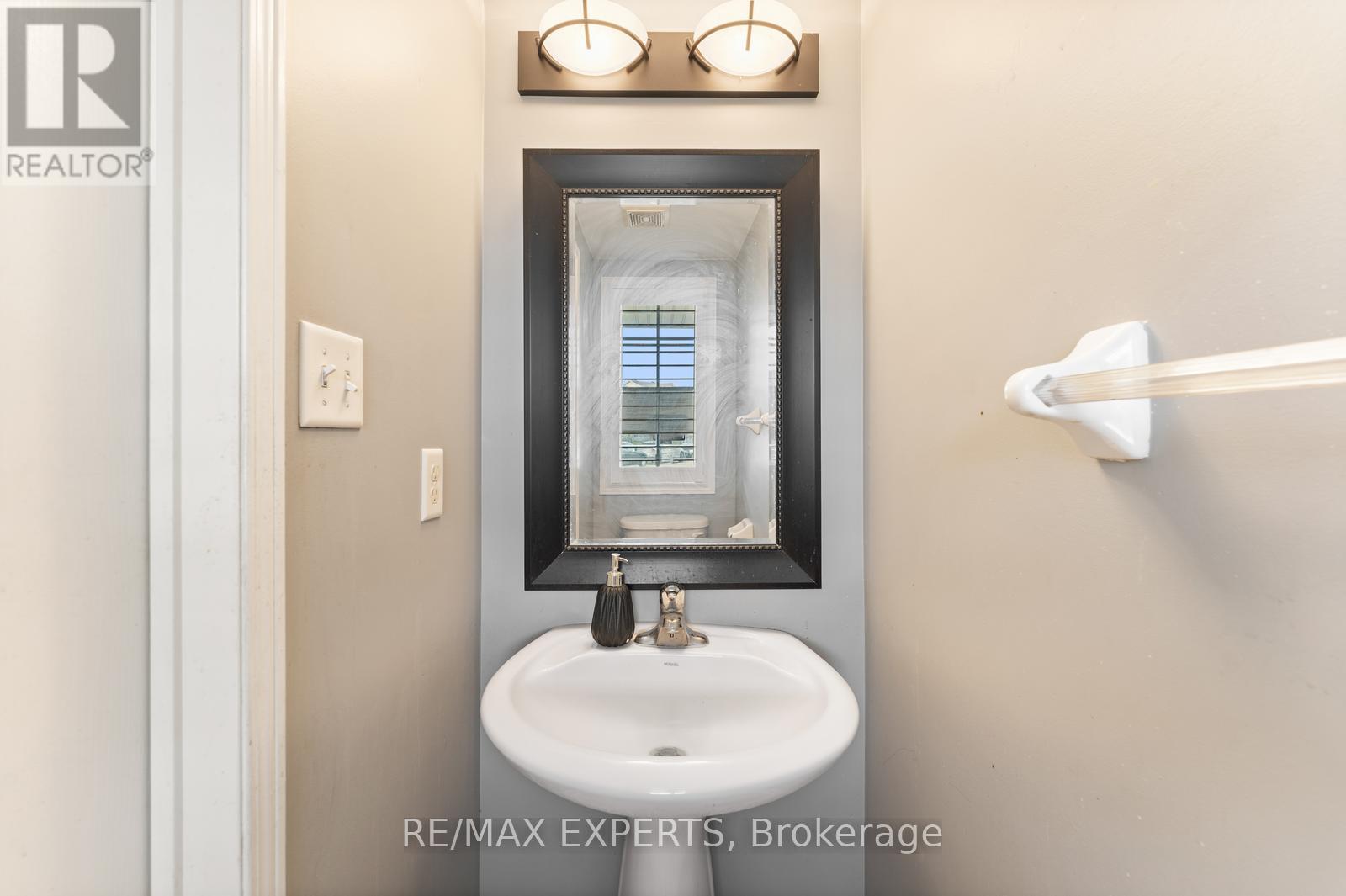 141 Hammill Heights, East Gwillimbury, Ontario  L0G 1M0 - Photo 16 - N12363667