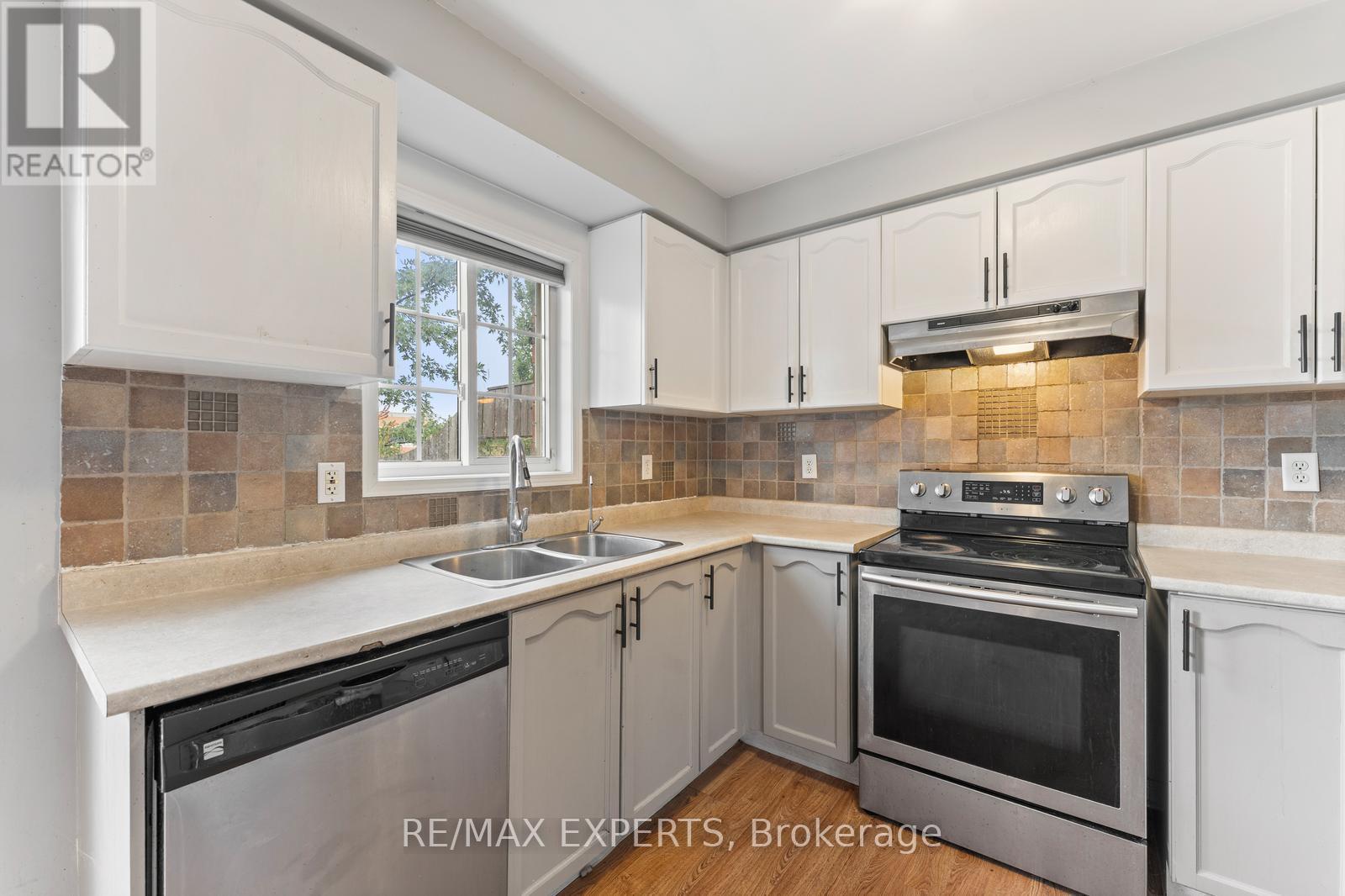 141 Hammill Heights, East Gwillimbury, Ontario  L0G 1M0 - Photo 14 - N12363667