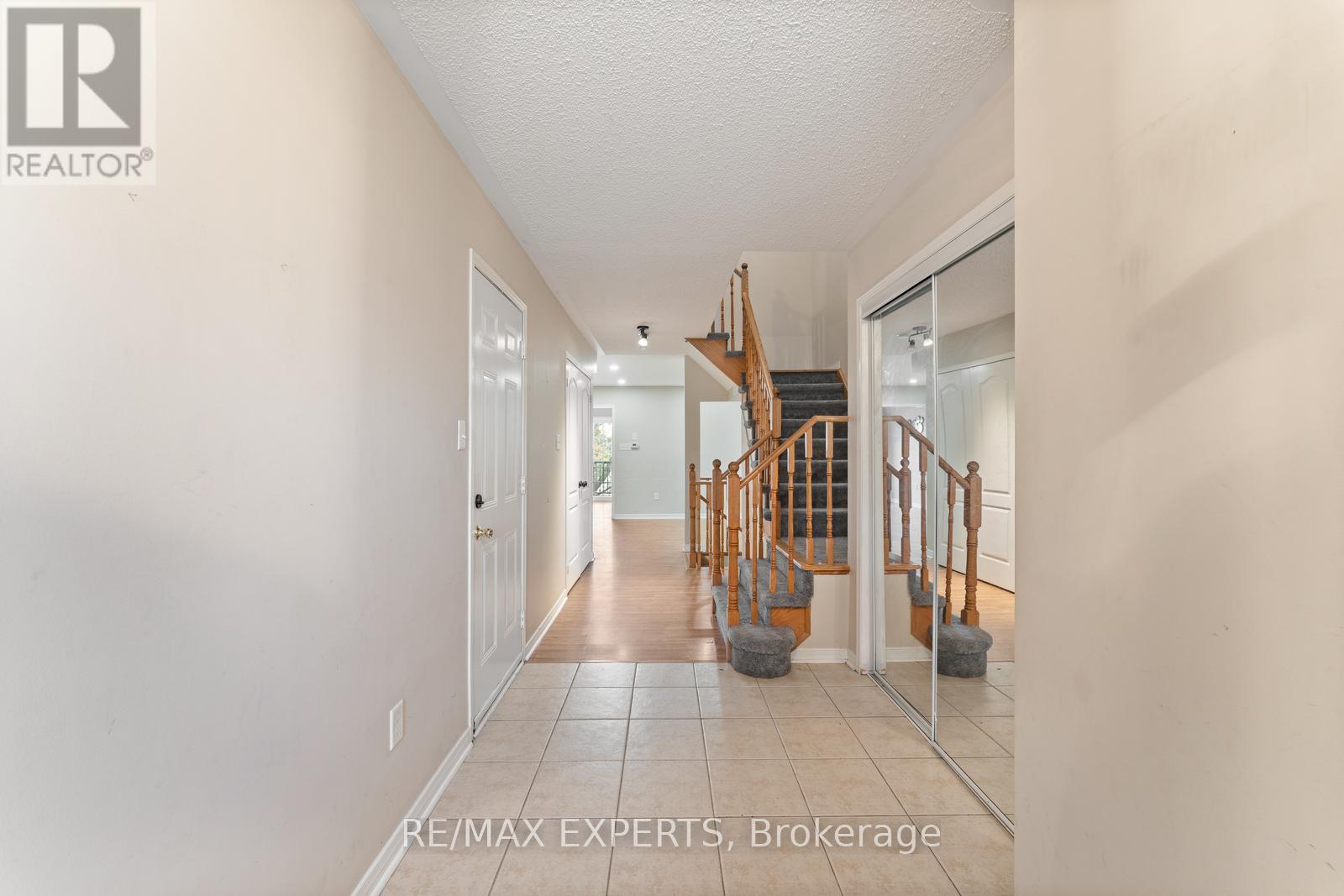 141 Hammill Heights, East Gwillimbury, Ontario  L0G 1M0 - Photo 7 - N12363667