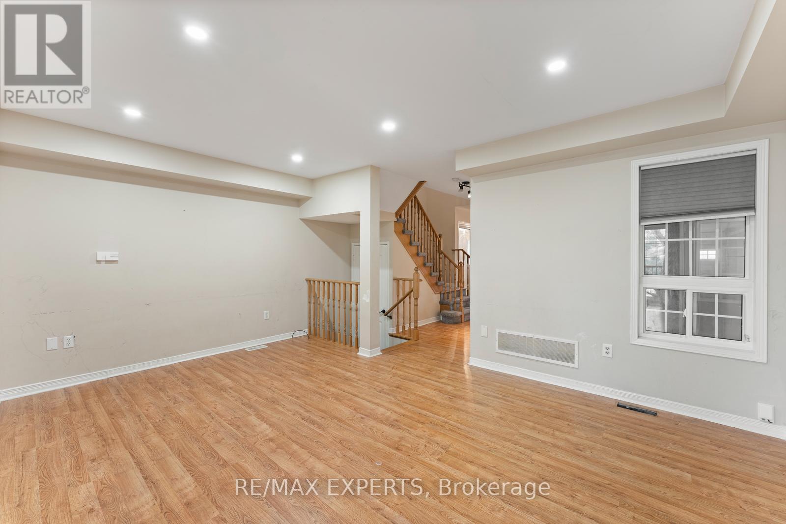 141 Hammill Heights, East Gwillimbury, Ontario  L0G 1M0 - Photo 9 - N12363667