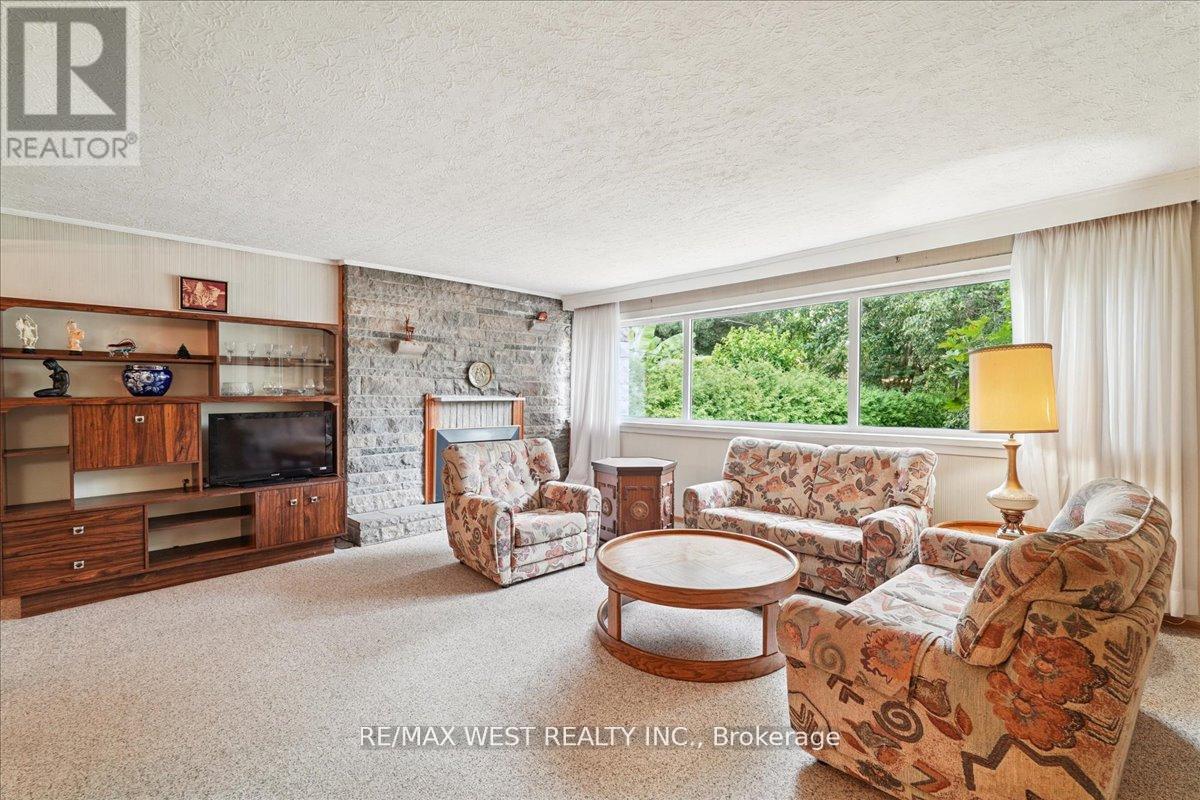 Property at 106 CEDAR BRAE BOULEVARD image 3