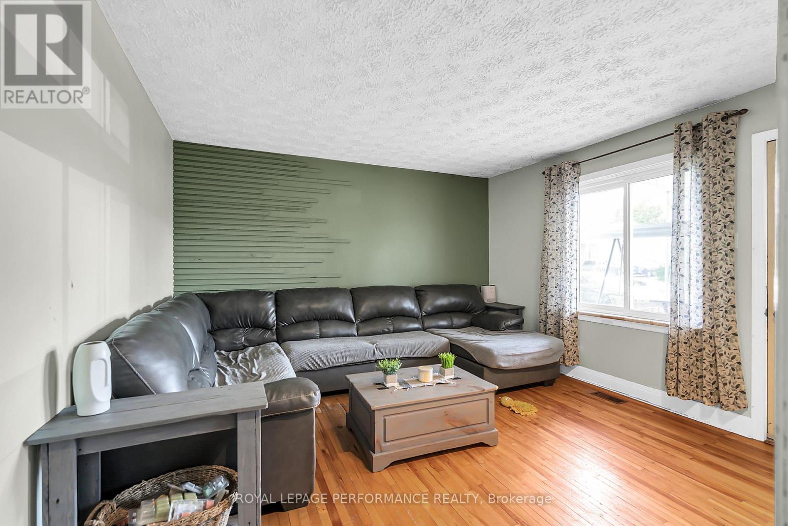 409 Belmont Street, Cornwall, Ontario  K6H 4Z8 - Photo 4 - X12366841
