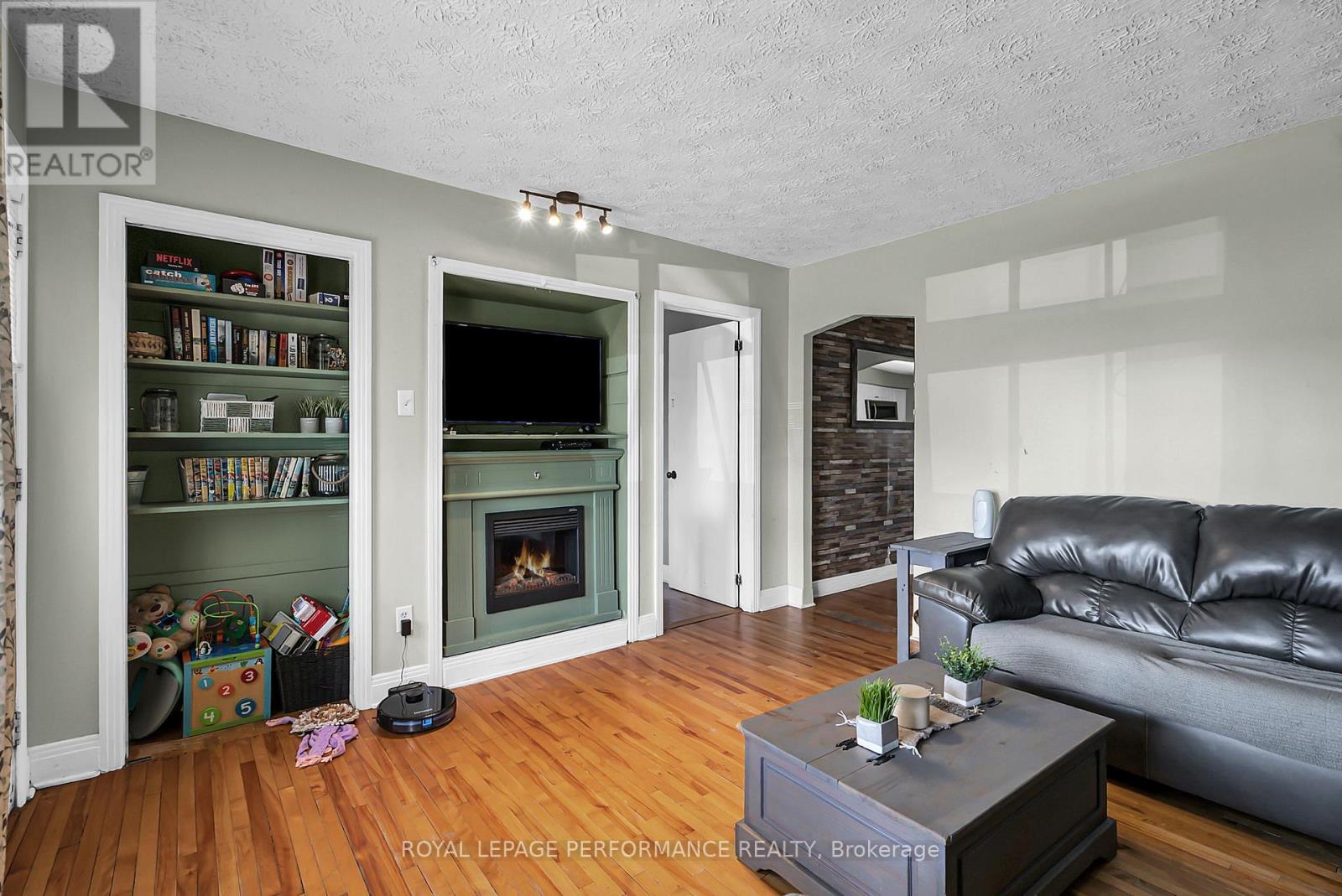 409 Belmont Street, Cornwall, Ontario  K6H 4Z8 - Photo 5 - X12366841