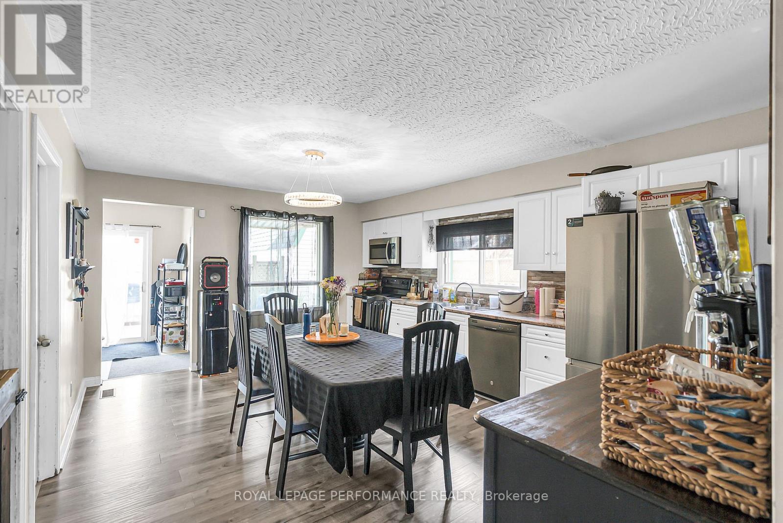 409 Belmont Street, Cornwall, Ontario  K6H 4Z8 - Photo 9 - X12366841