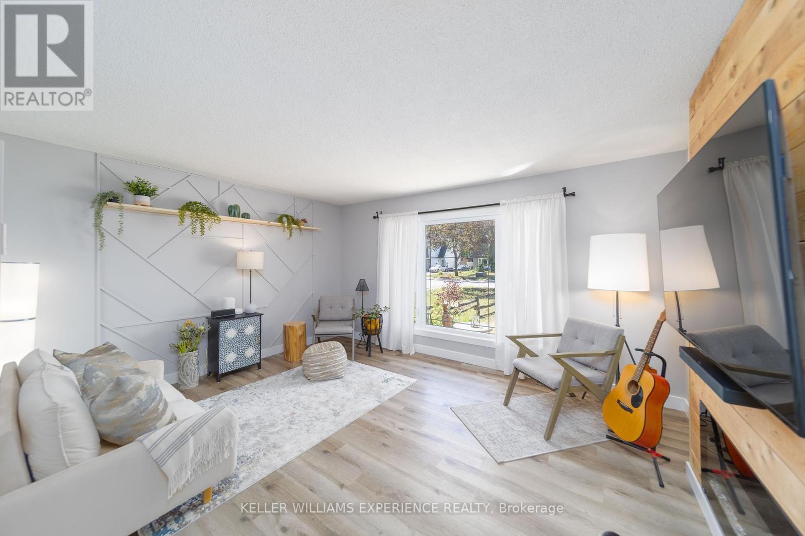 23 Wilde Place, Barrie, Ontario  L4N 4W6 - Photo 4 - S12366745