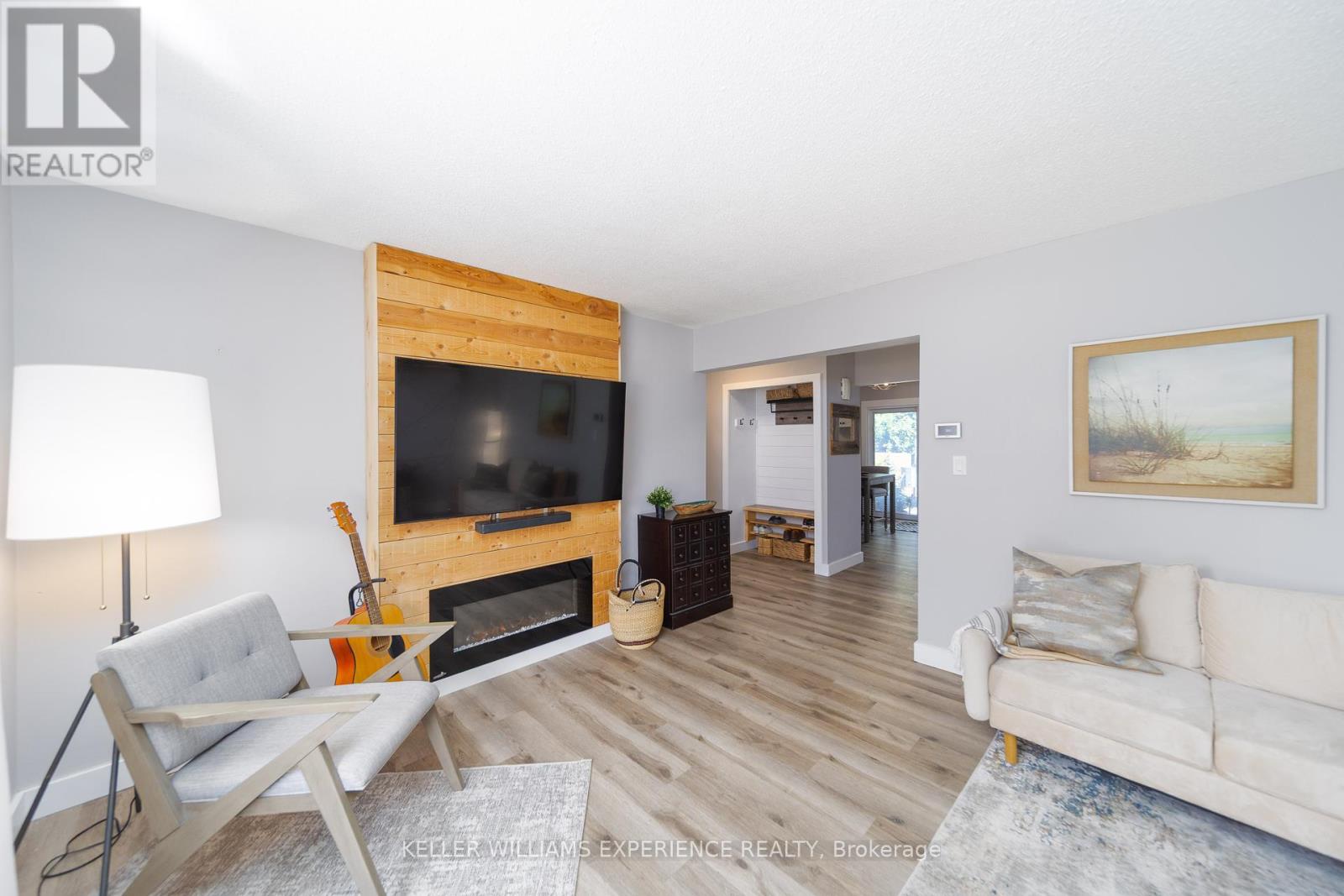 23 Wilde Place, Barrie, Ontario  L4N 4W6 - Photo 6 - S12366745