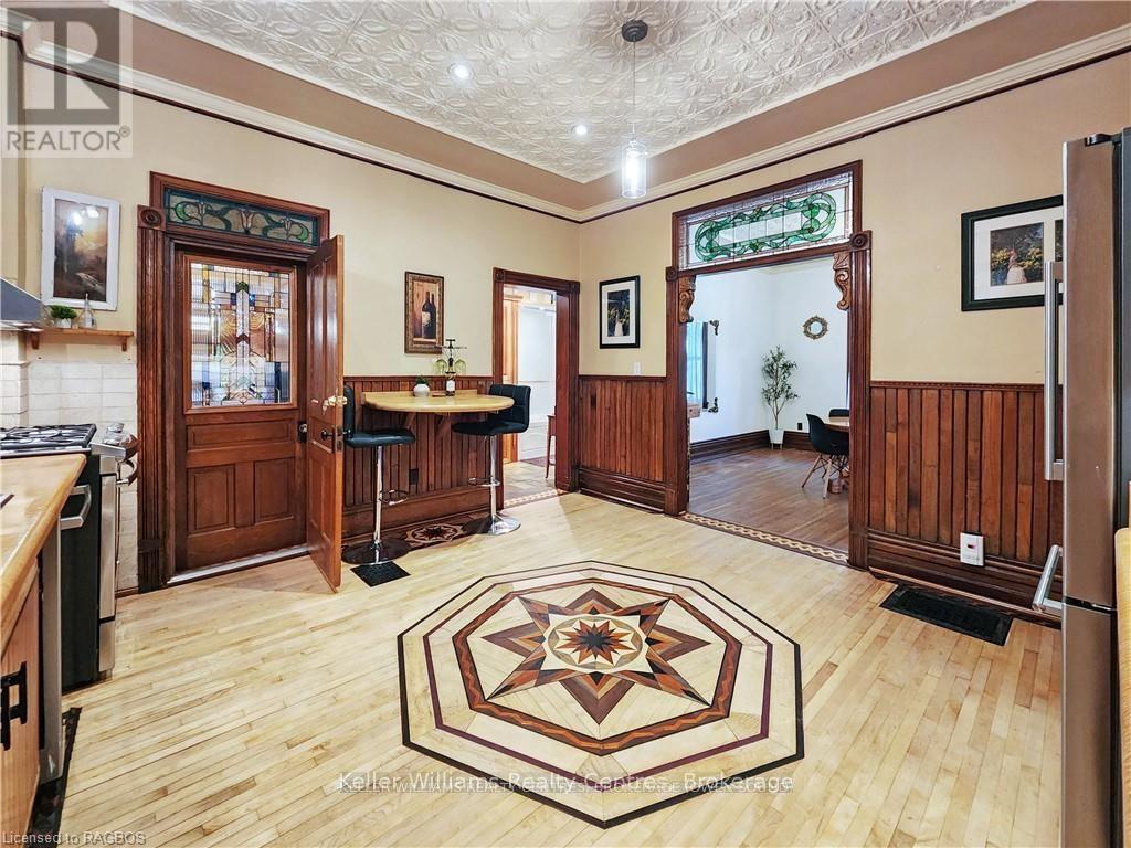 220 Marsh Street, Blue Mountains, Ontario  N0H 1J0 - Photo 10 - X12366779