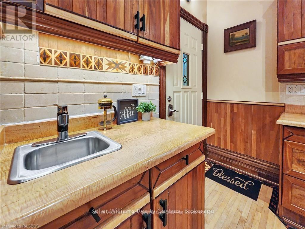 220 Marsh Street, Blue Mountains, Ontario  N0H 1J0 - Photo 13 - X12366779