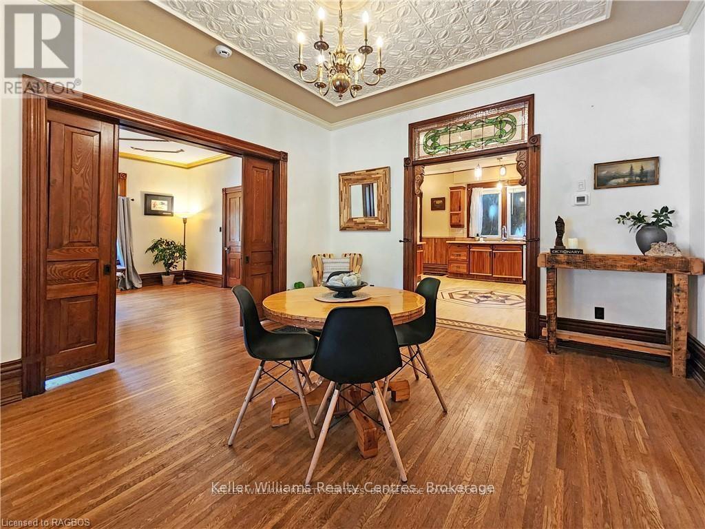 220 Marsh Street, Blue Mountains, Ontario  N0H 1J0 - Photo 14 - X12366779