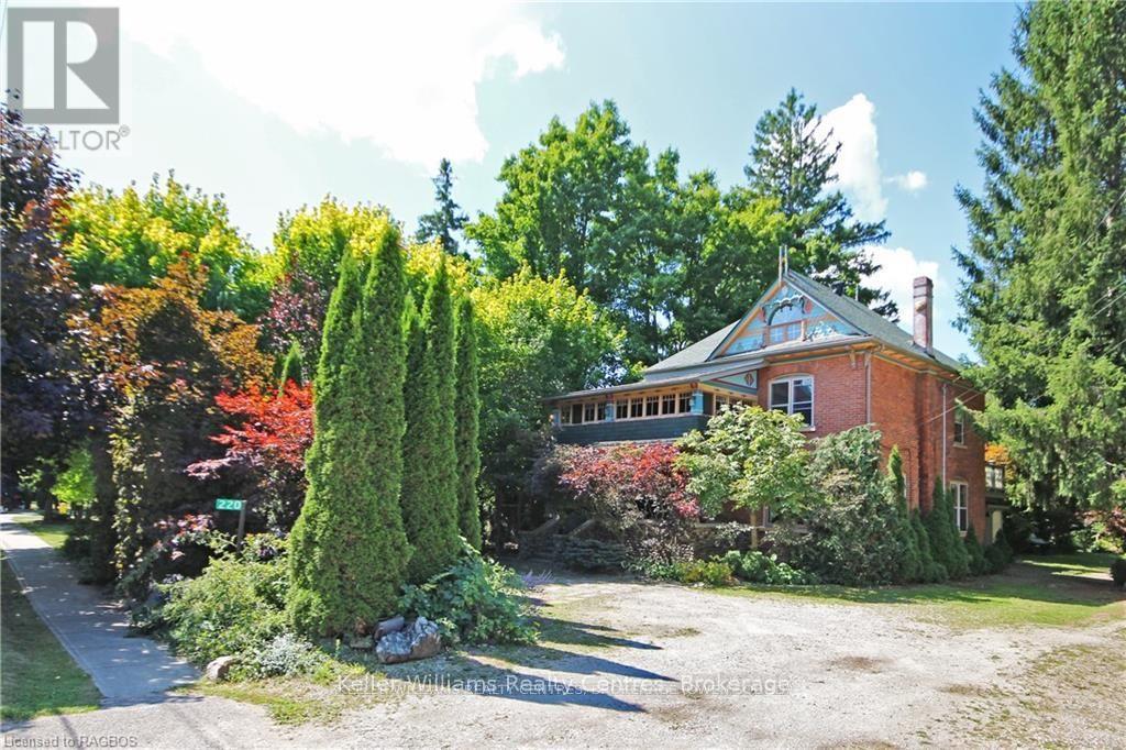 220 Marsh Street, Blue Mountains, Ontario  N0H 1J0 - Photo 2 - X12366779