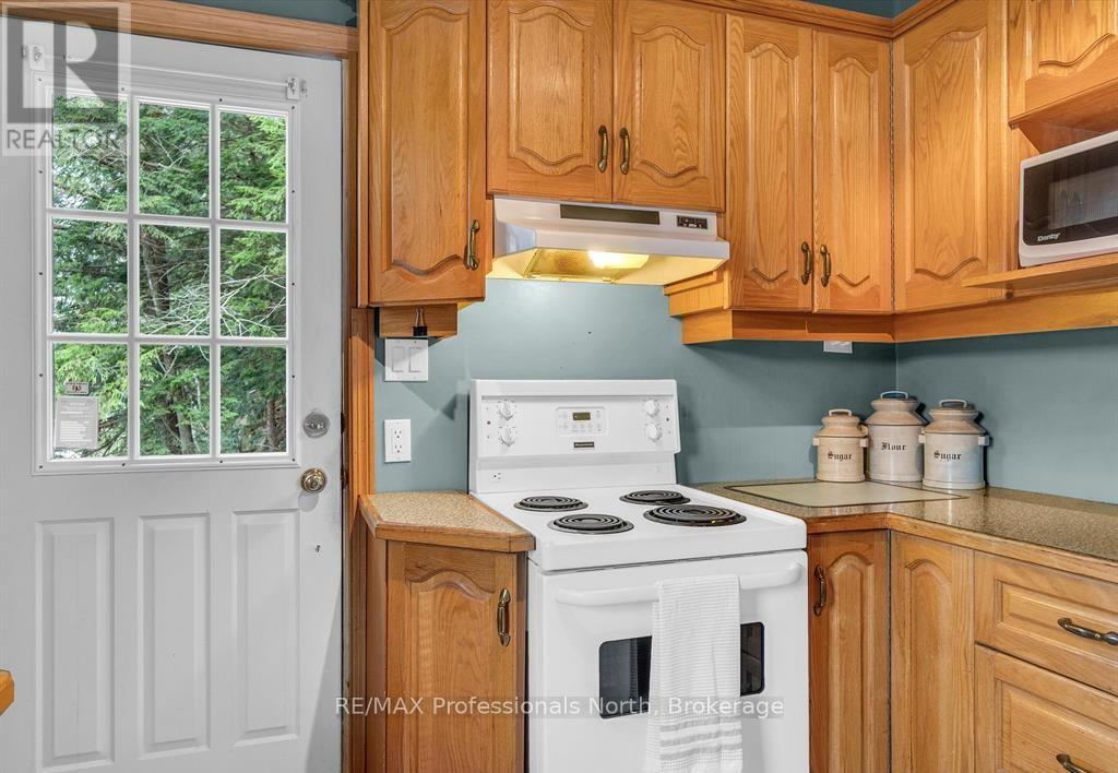 1014 Twilight Close Court, Algonquin Highlands, Ontario  P0A 1E0 - Photo 7 - X12366853