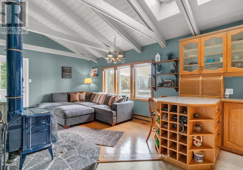 1014 Twilight Close Court, Algonquin Highlands, Ontario  P0A 1E0 - Photo 8 - X12366853