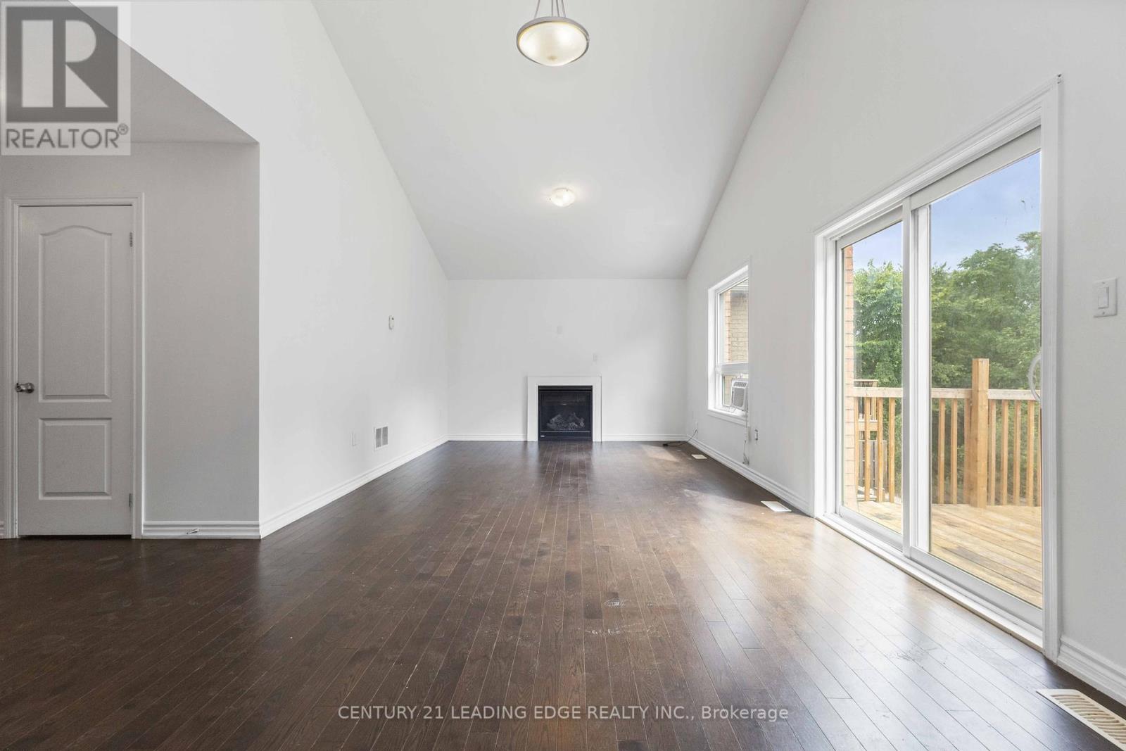 147 Springdale Drive, Kawartha Lakes, Ontario  K9V 0H9 - Photo 18 - X12350951