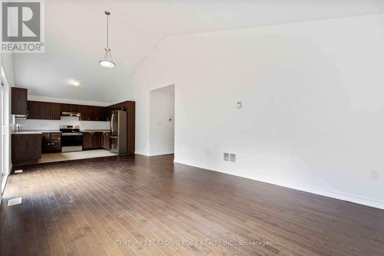 147 Springdale Drive, Kawartha Lakes, Ontario  K9V 0H9 - Photo 19 - X12350951