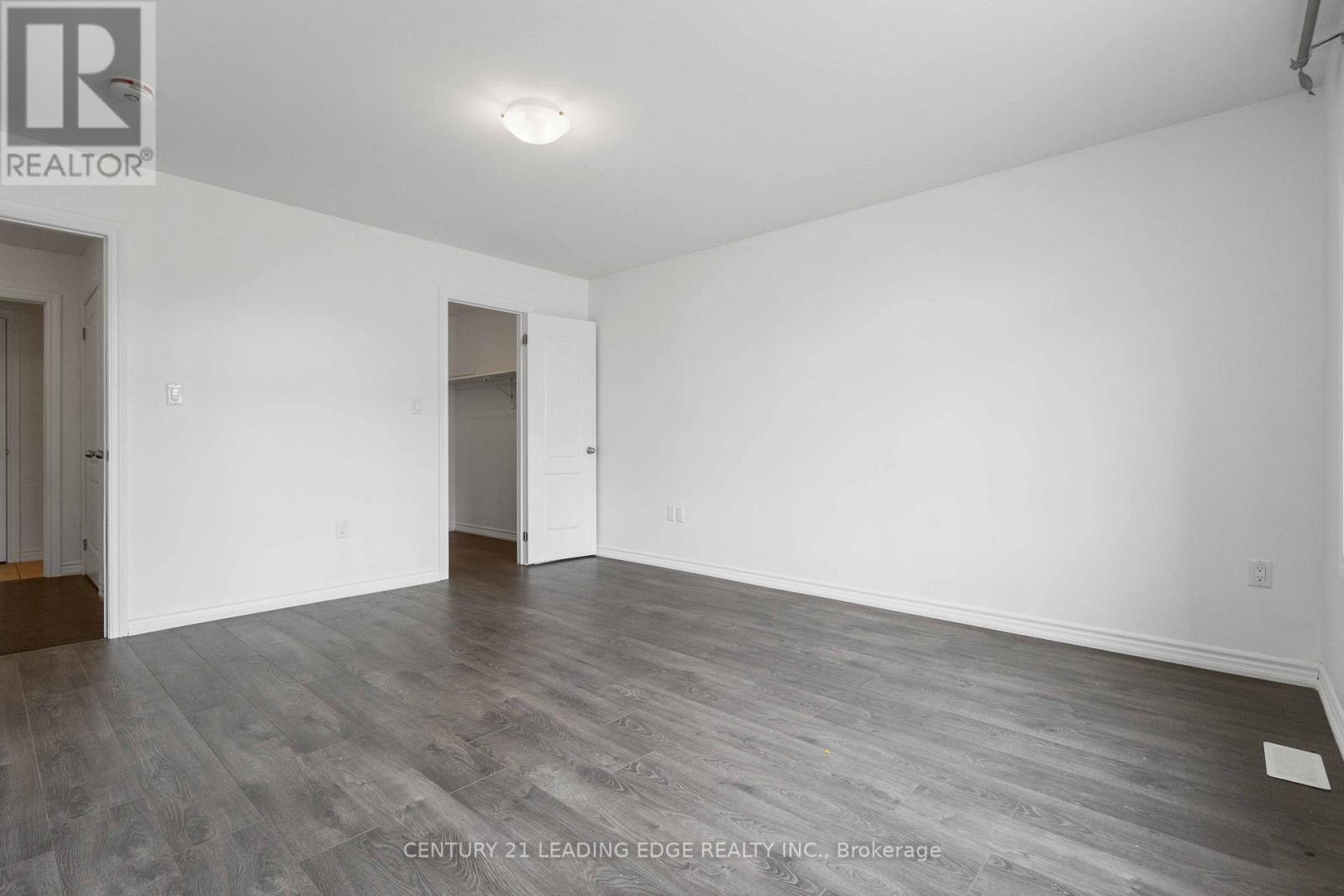 147 Springdale Drive, Kawartha Lakes, Ontario  K9V 0H9 - Photo 11 - X12350951