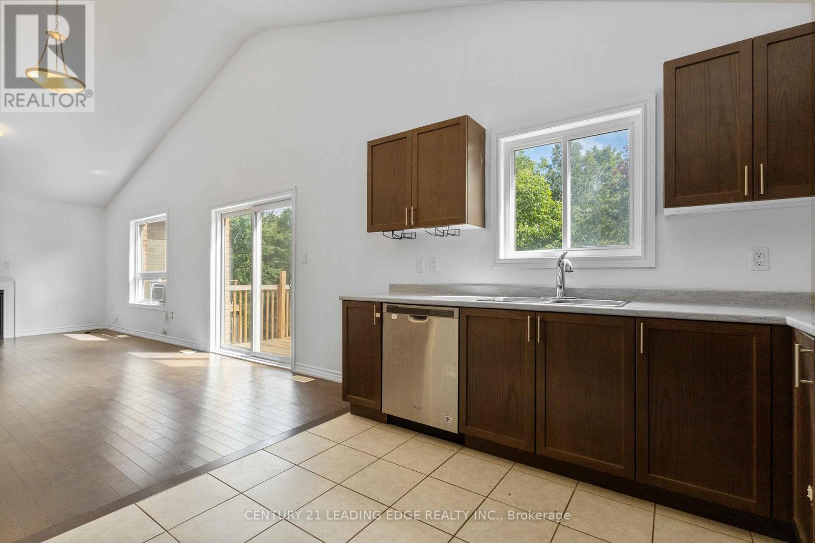 147 Springdale Drive, Kawartha Lakes, Ontario  K9V 0H9 - Photo 26 - X12350951