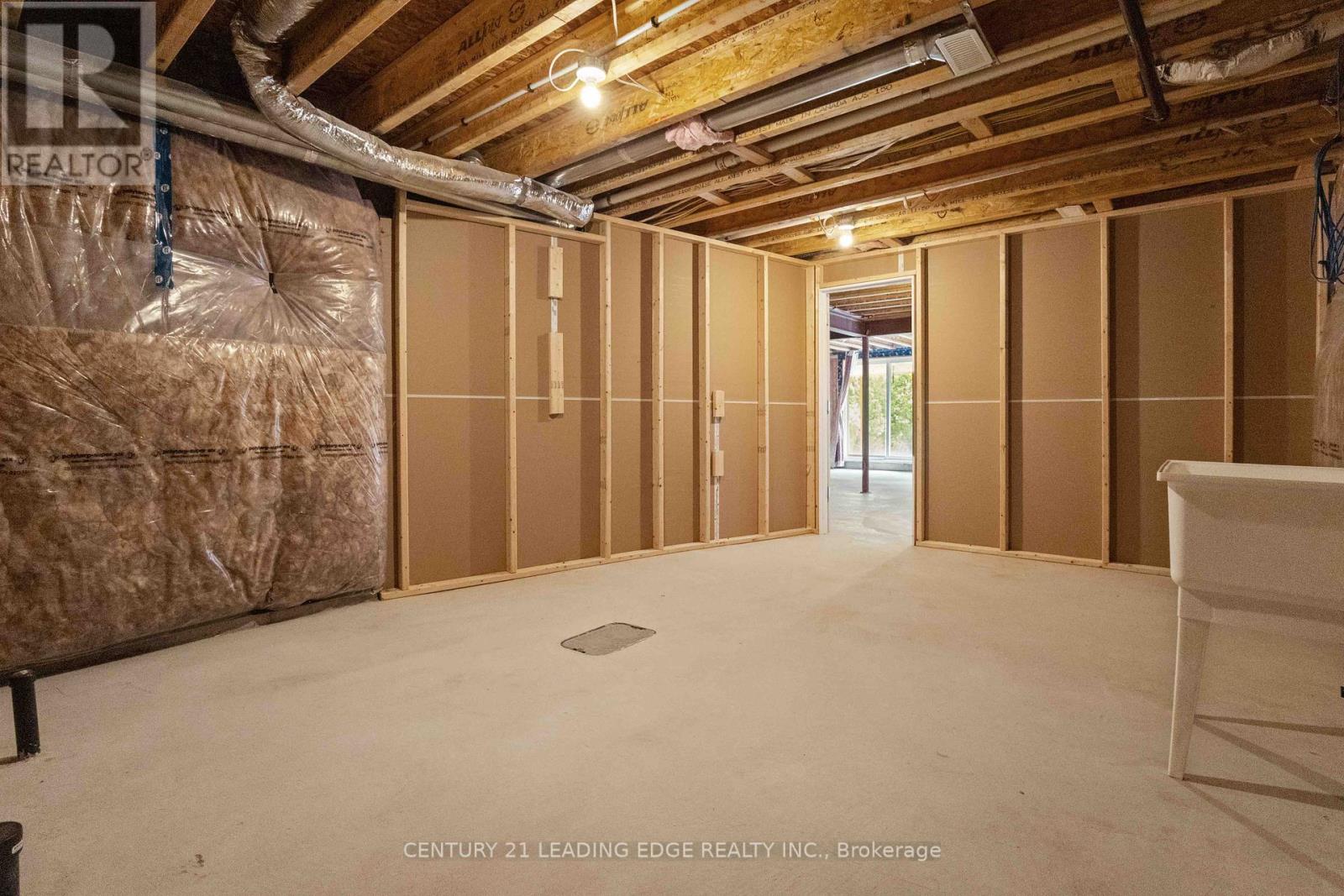 147 Springdale Drive, Kawartha Lakes, Ontario  K9V 0H9 - Photo 41 - X12350951