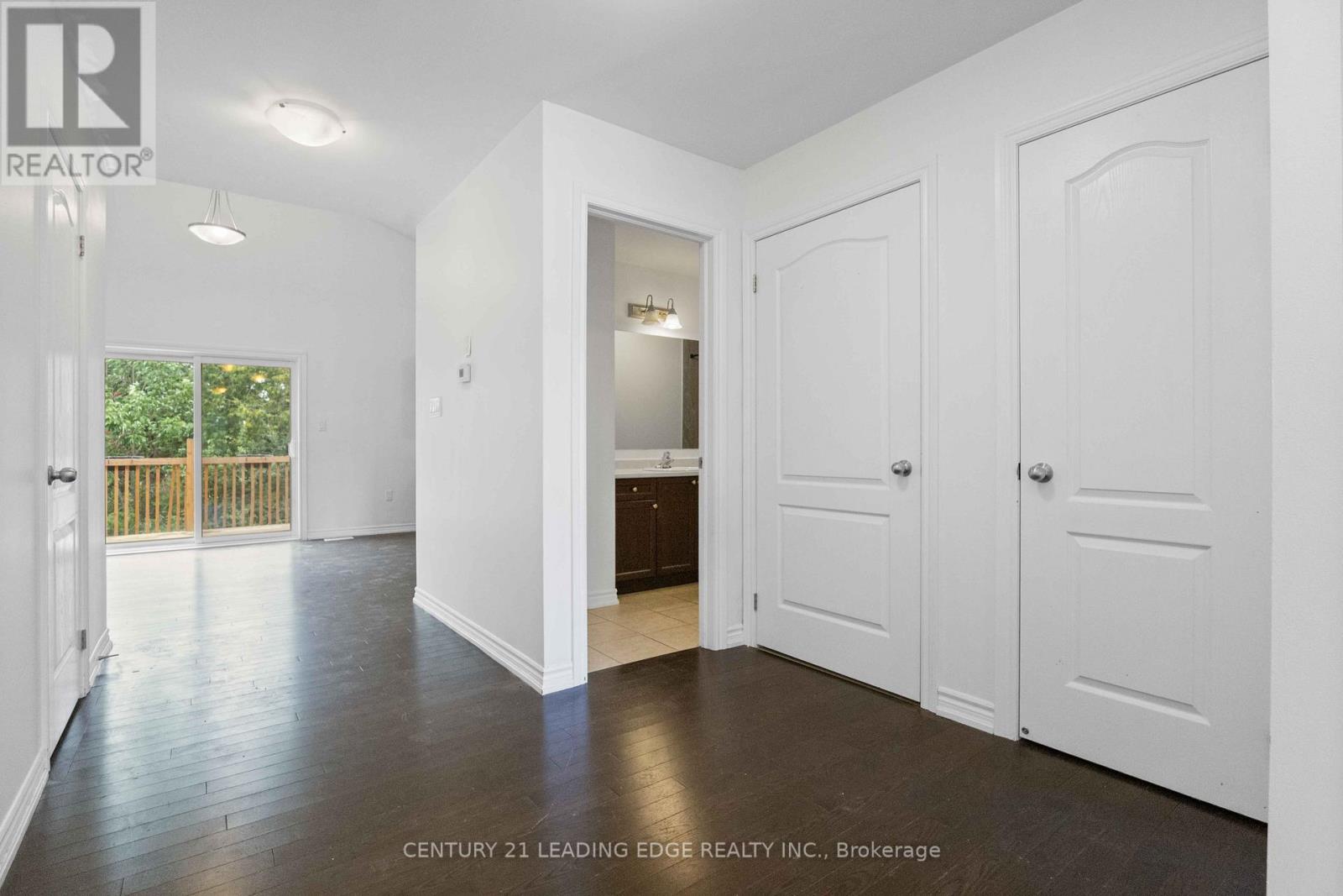 147 Springdale Drive, Kawartha Lakes, Ontario  K9V 0H9 - Photo 6 - X12350951