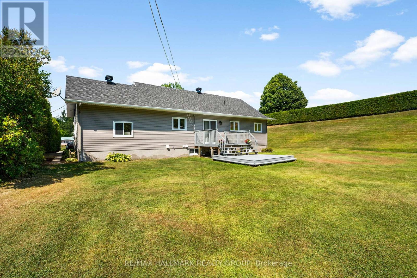 1754 Labonte Street, Clarence-Rockland, Ontario  K0A 1N0 - Photo 38 - X12366845