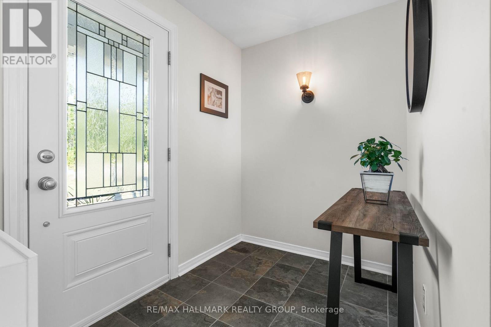 1754 Labonte Street, Clarence-Rockland, Ontario  K0A 1N0 - Photo 5 - X12366845