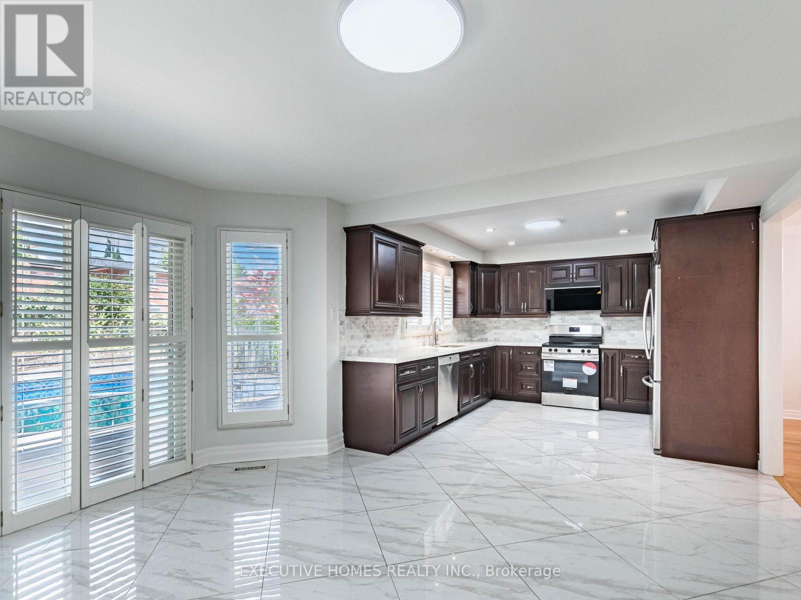 1876 Roy Ivor Crescent, Mississauga (Erin Mills), Ontario  L5L 3N8 - Photo 10 - W12366728