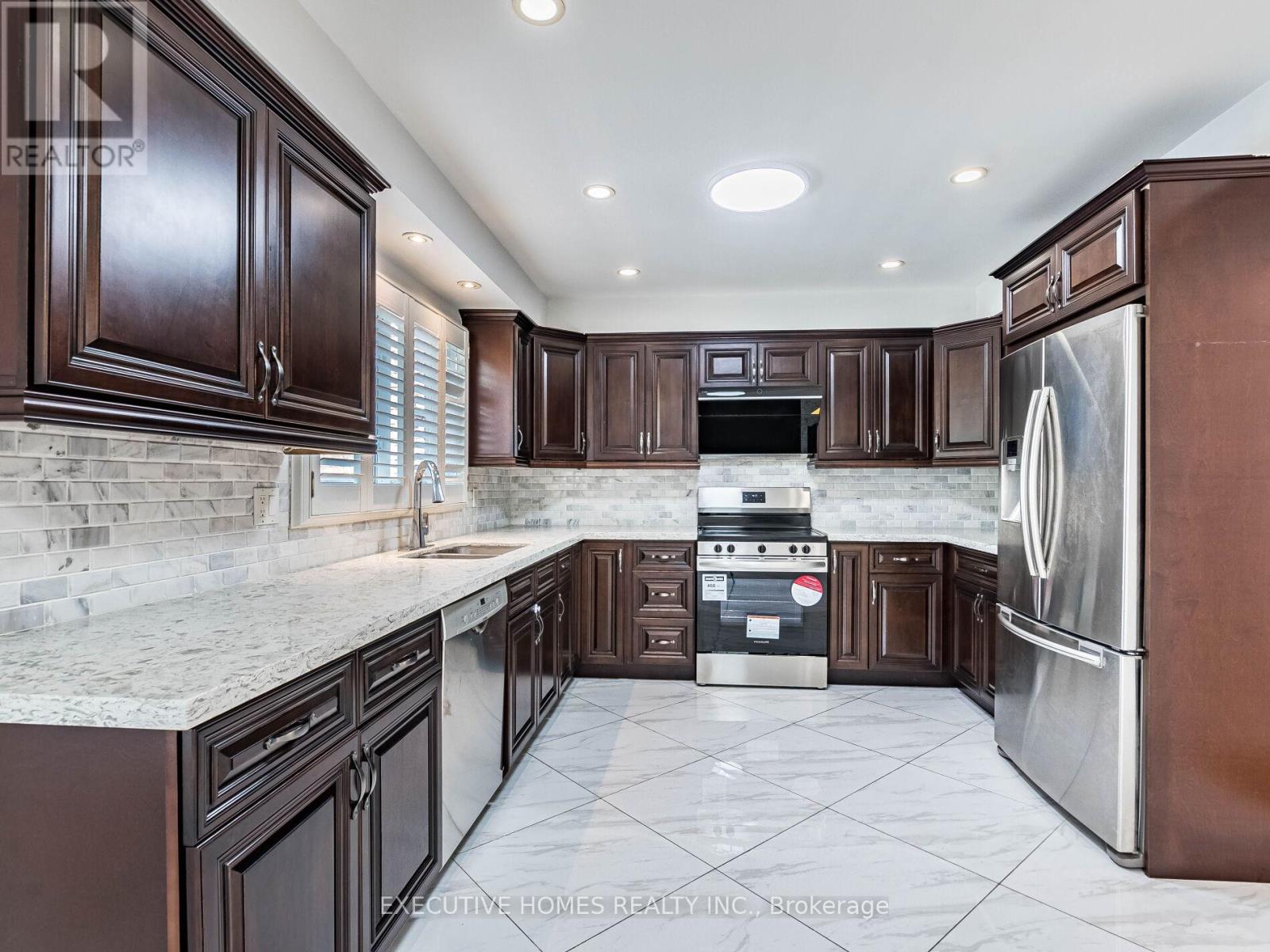 1876 Roy Ivor Crescent, Mississauga (Erin Mills), Ontario  L5L 3N8 - Photo 11 - W12366728
