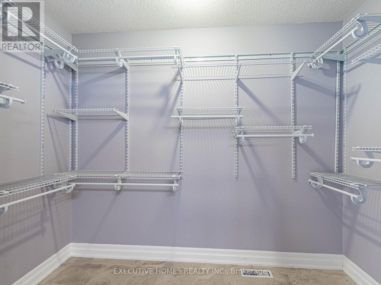 1876 Roy Ivor Crescent, Mississauga (Erin Mills), Ontario  L5L 3N8 - Photo 25 - W12366728