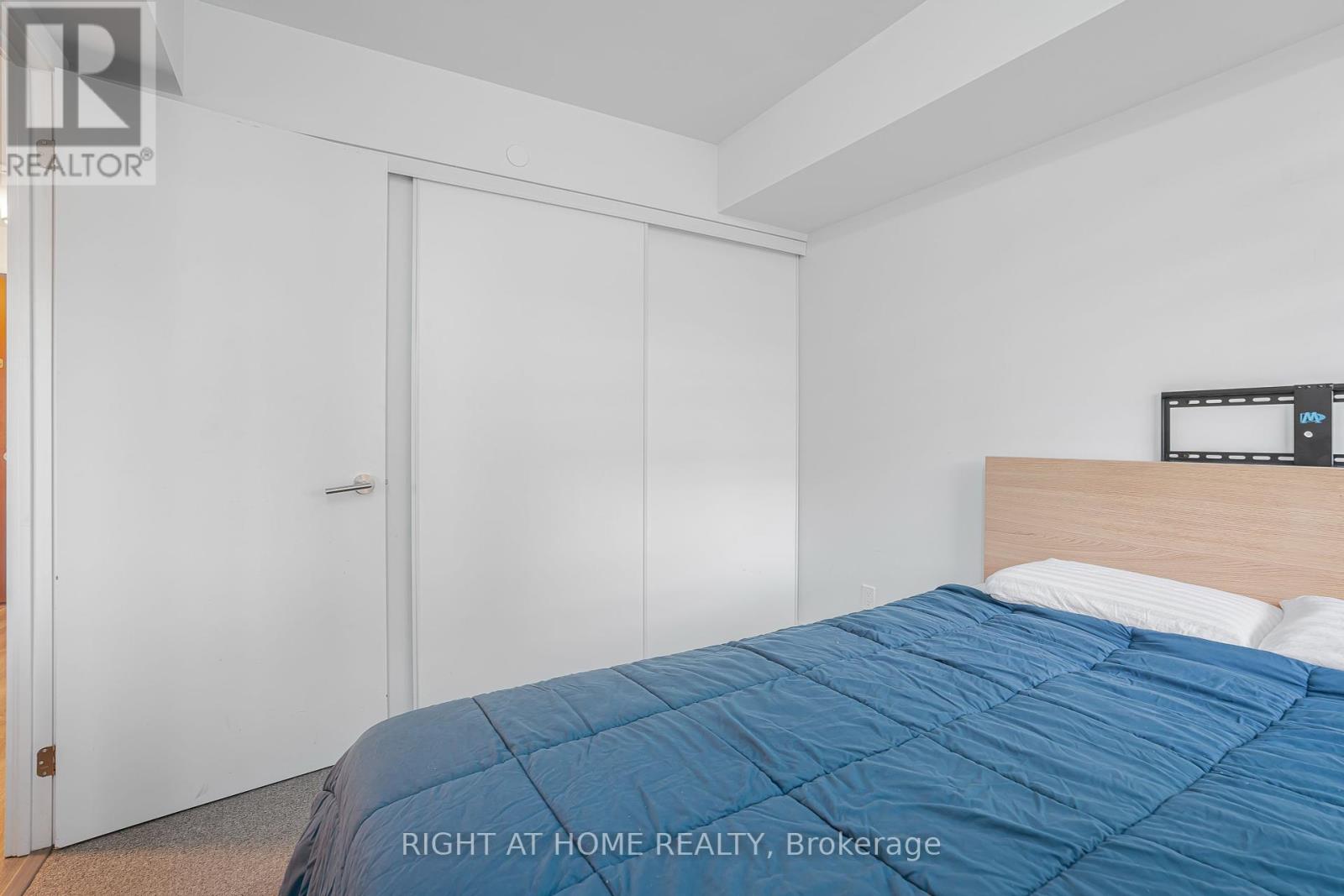 602 - 120 Varna Drive, Toronto, Ontario  M6A 0B3 - Photo 17 - W12366759