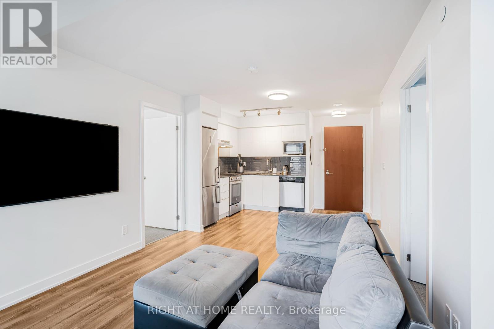 602 - 120 Varna Drive, Toronto, Ontario  M6A 0B3 - Photo 25 - W12366759