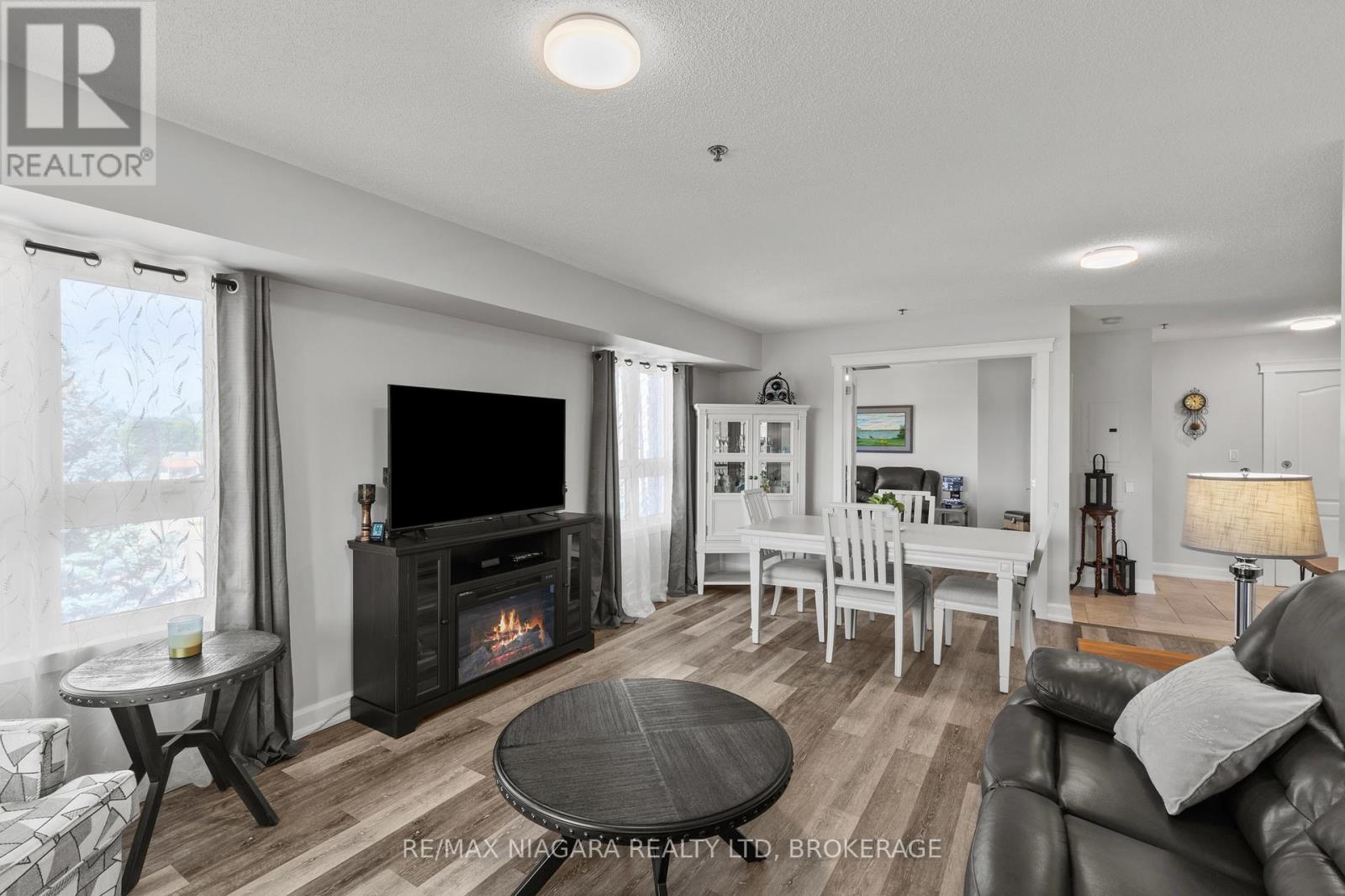 1304 - 330 Prince Charles Drive, Welland, Ontario  L3C 7B3 - Photo 17 - X12366808