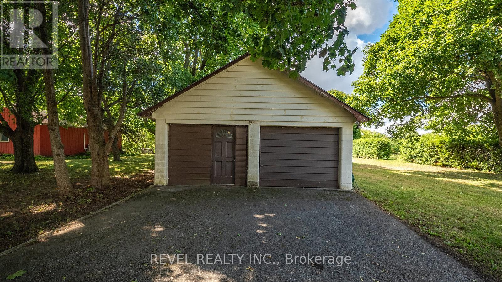 460 Burtch Road, Brant, Ontario  N0E 1K0 - Photo 33 - X12366729